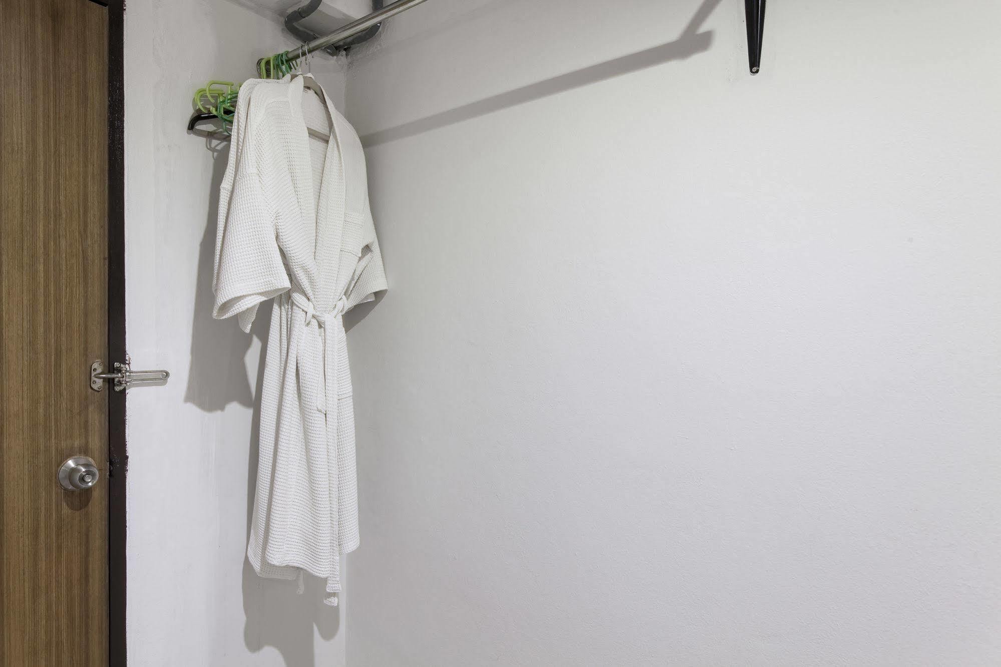 Zen Rooms Basic Nanai Phuket Patong ภายนอก รูปภาพ